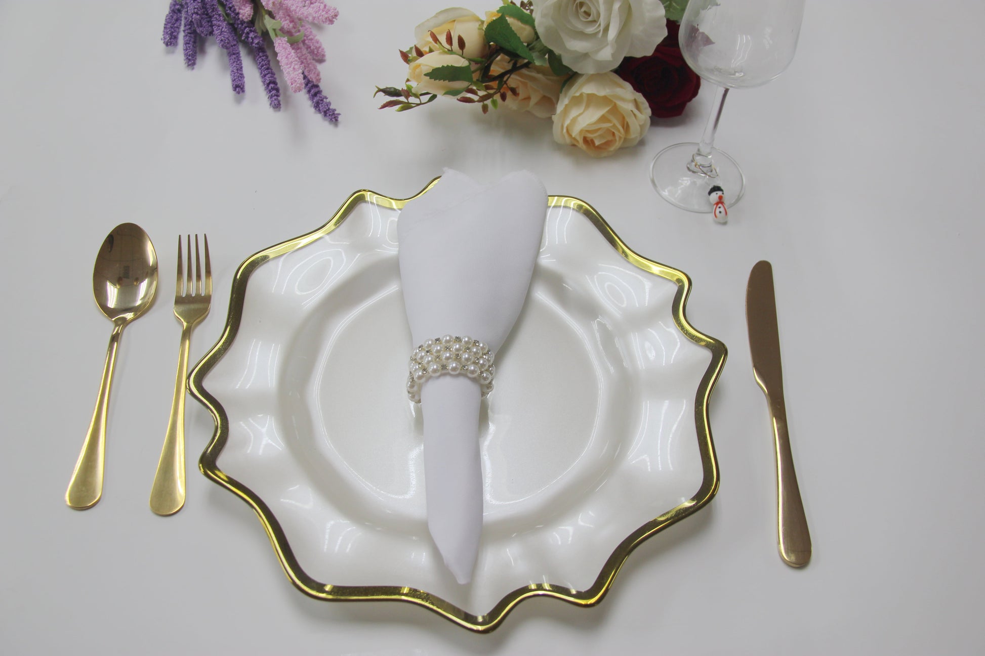 4 pc/set Lotus Scalloped Glass 13" Charger Plate - White Gold-Trimmed