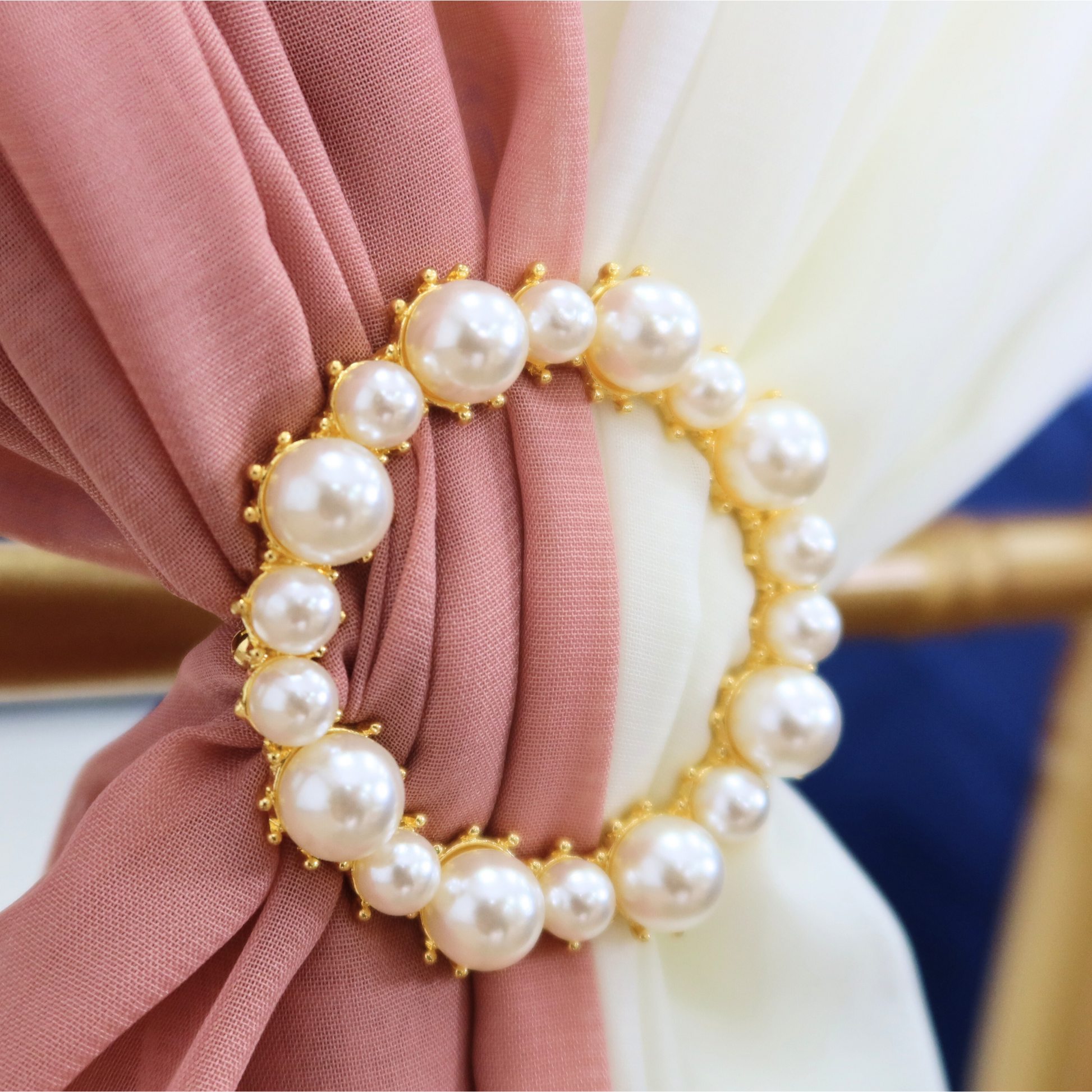 Pearl Buckle Sash Pin - Pearl White