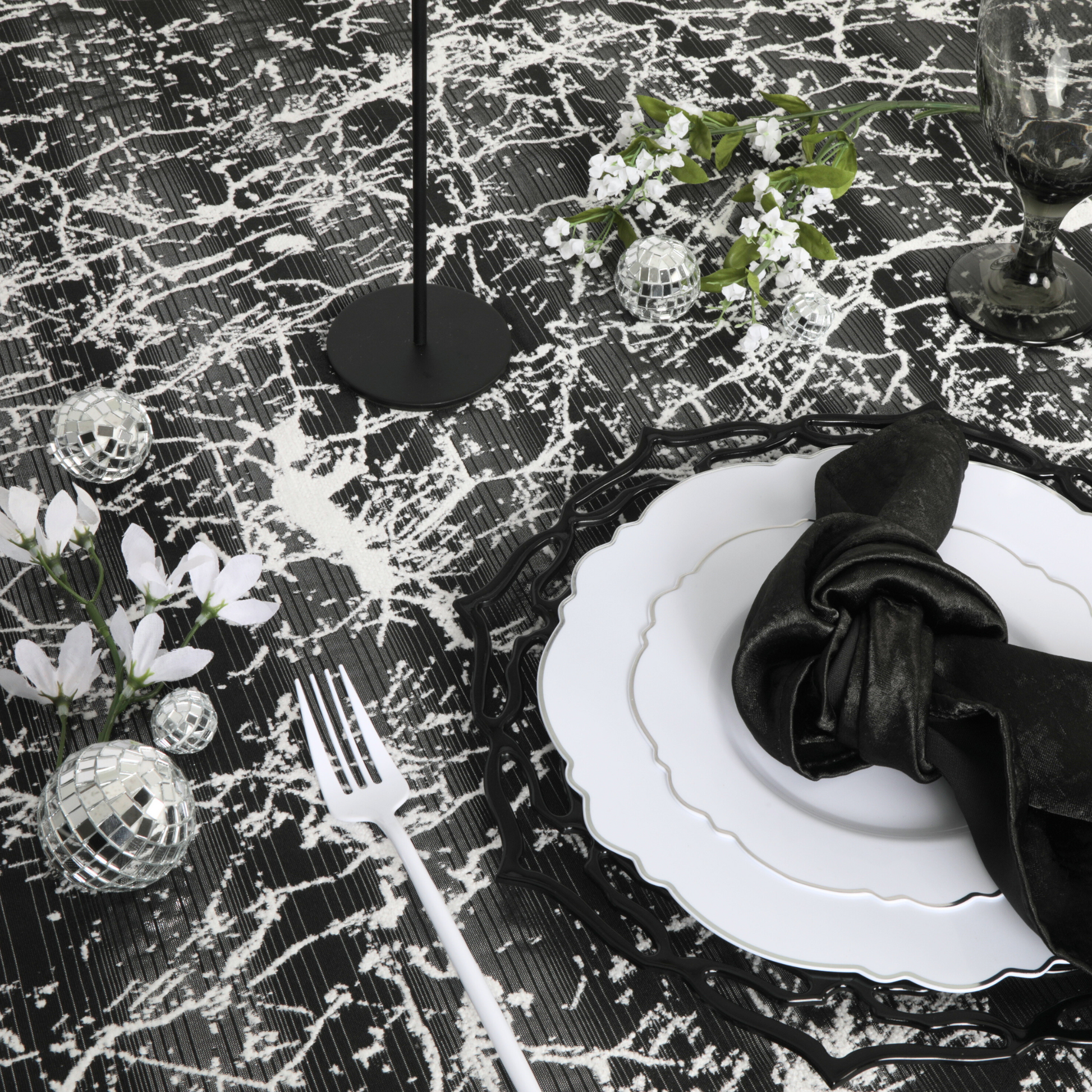 Marble Reversible Jacquard Tablecloth 90"x156" Rectangle - Shimmer Black
